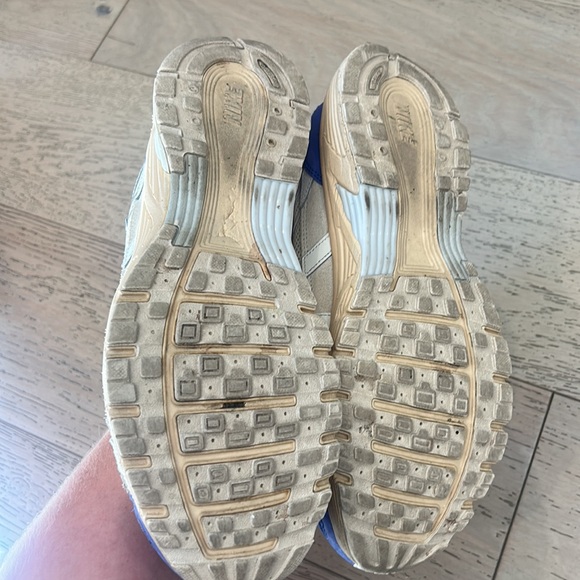 NIKE SNEAKERS - Picture 4 of 5